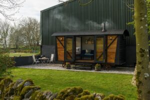 The Merlin - Large Shepherds Hut Accommodation